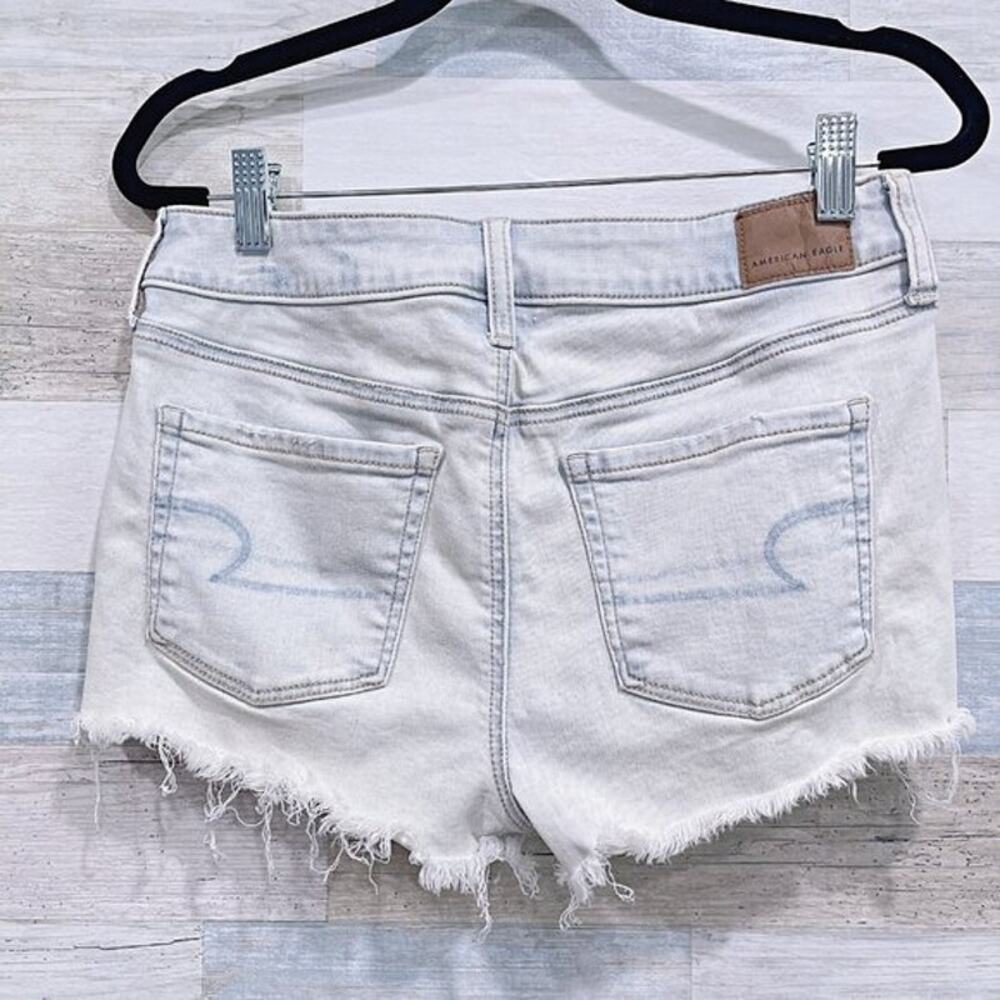 AMERICAN EAGLE Distressed Denim Shortie Shorts Light Wash Mid Rise Womens 4 - Picture 4 of 7
